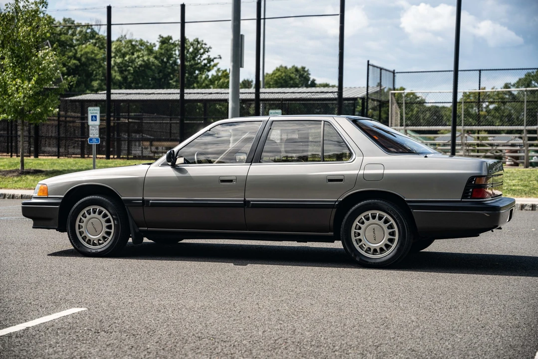1987 Acura Legend 1st Gen - Image 24 of 31