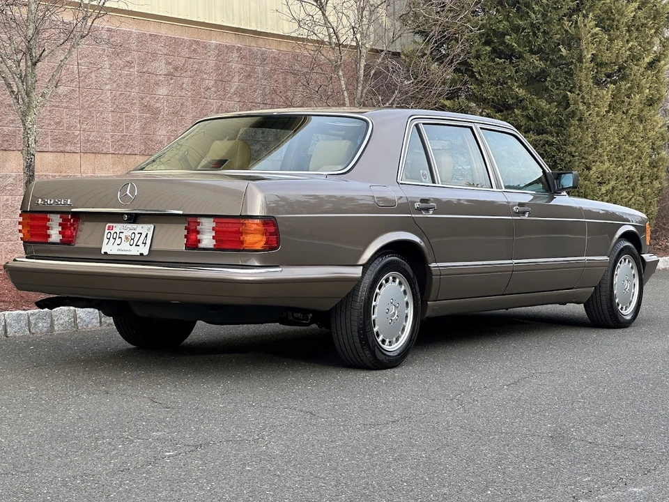 1987 Mercedes-Benz W126 S-Class Sedan - Image 12 of 31