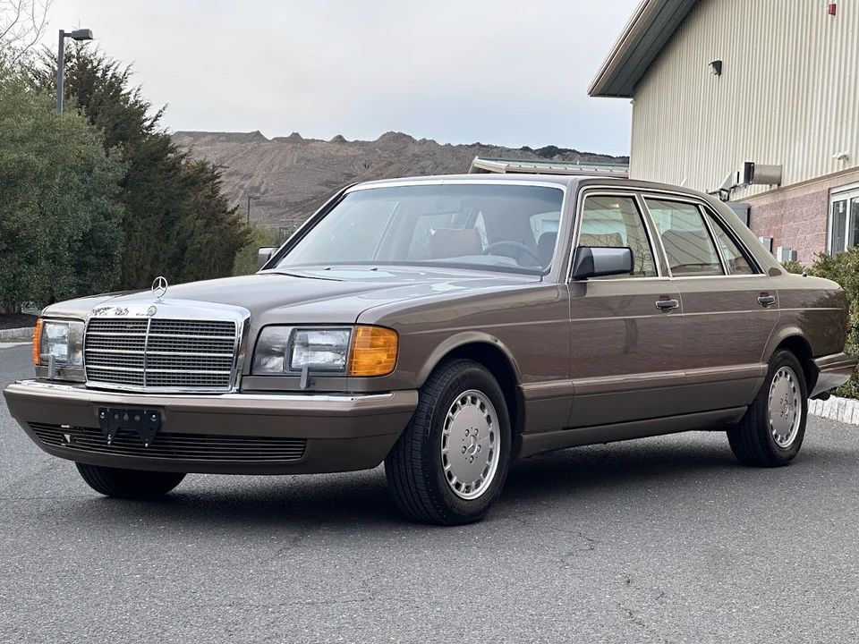 1987 Mercedes-Benz W126 S-Class Sedan - Image 4 of 31
