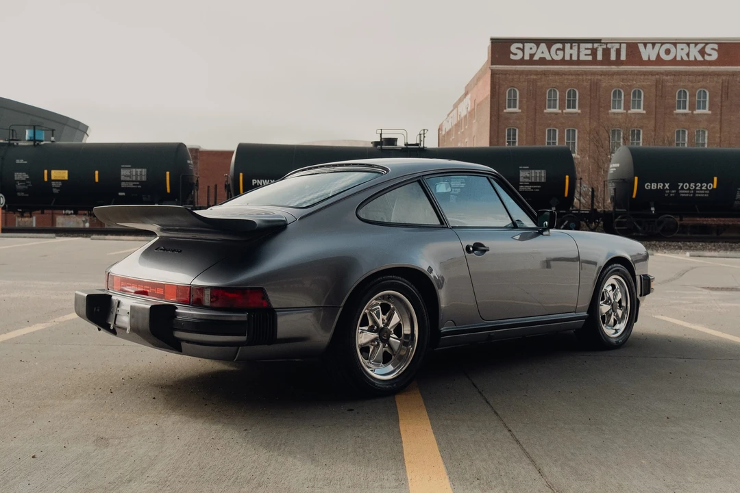 1987 Porsche 911 Carrera 3.2 - Image 9 of 31