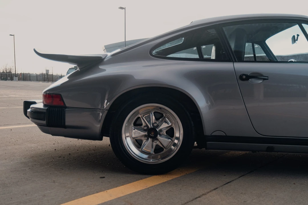 1987 Porsche 911 Carrera 3.2 - Image 25 of 31