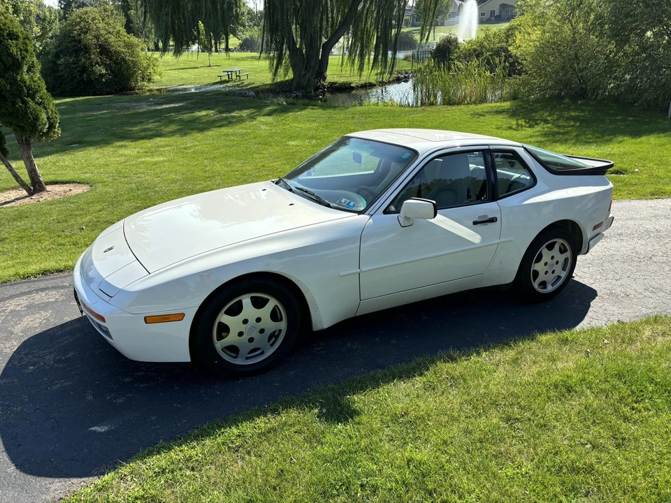 1989 Porsche 944 Turbo - Image 8 of 31