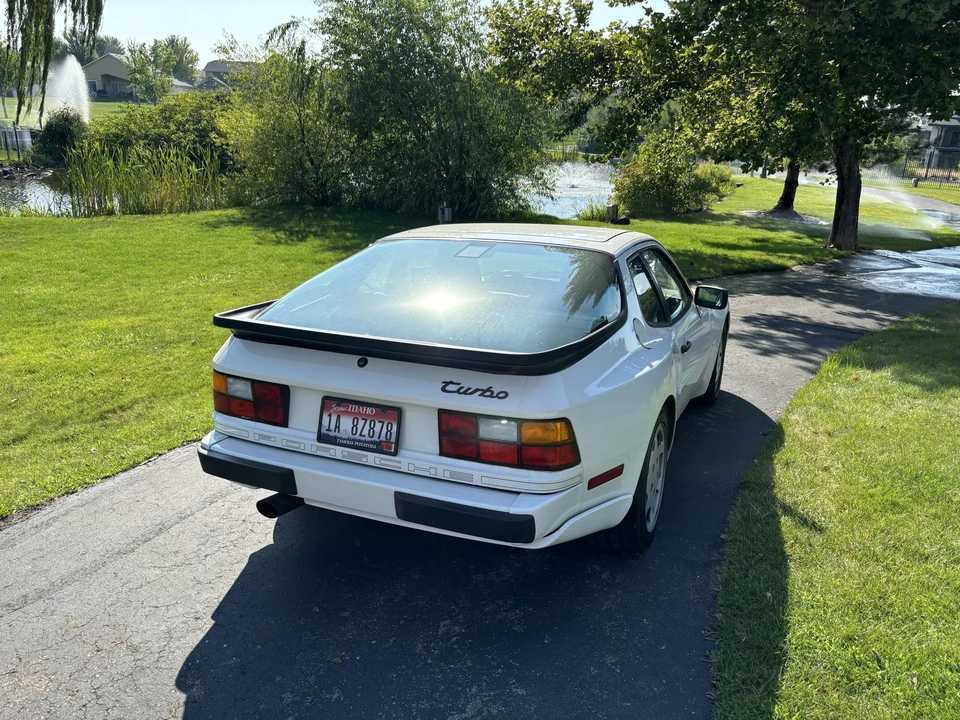 1989 Porsche 944 Turbo - Image 14 of 31