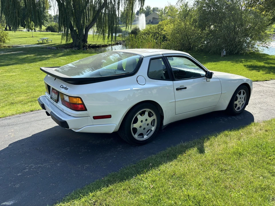 1989 Porsche 944 Turbo - Image 16 of 31