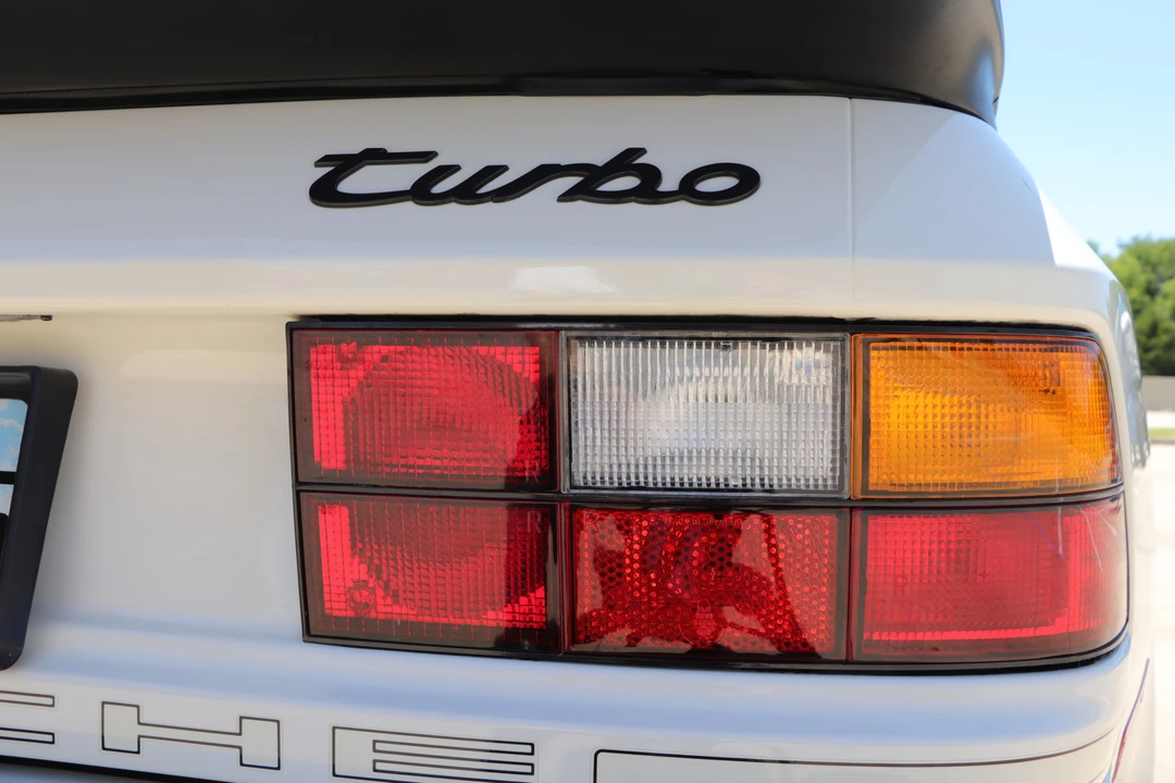 1989 Porsche 944 Turbo - Image 9 of 31