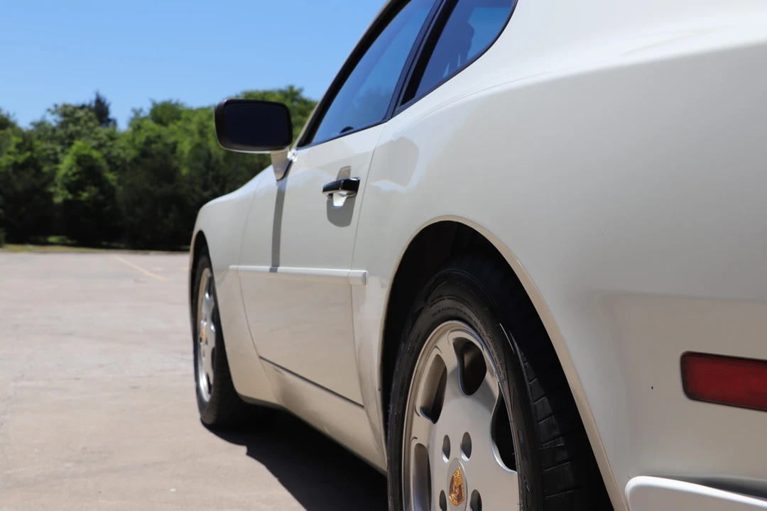 1989 Porsche 944 Turbo - Image 16 of 31