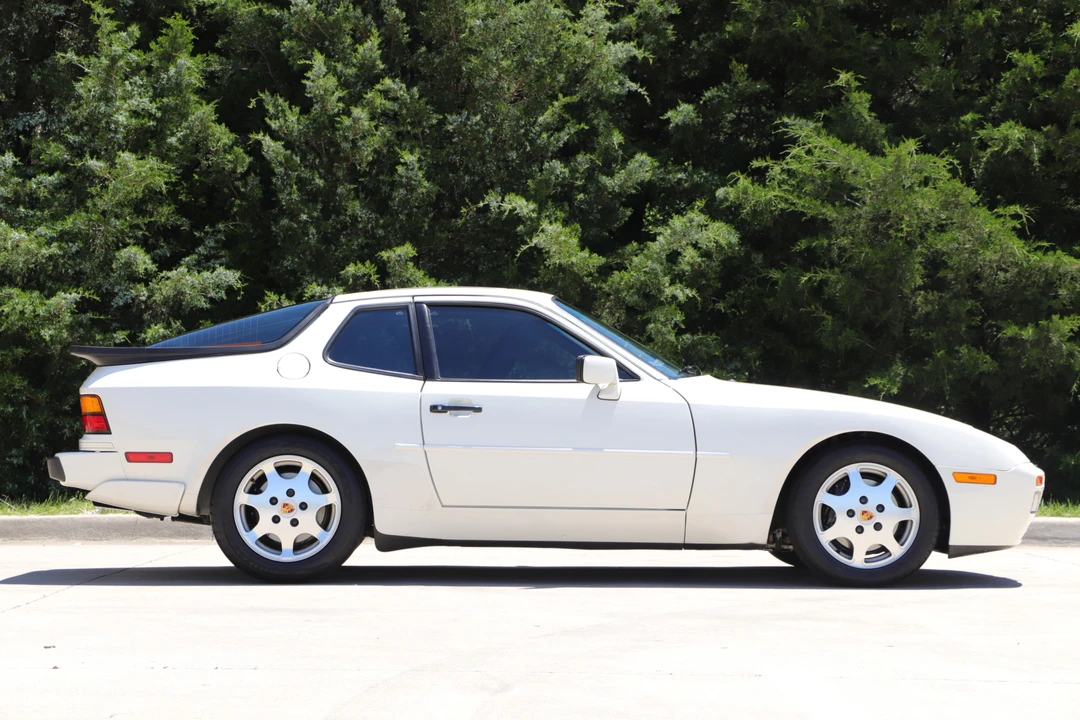 1989 Porsche 944 Turbo - Image 7 of 31