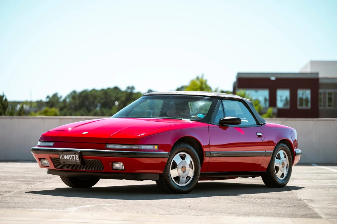 1990 Buick Reatta - Image 18 of 31