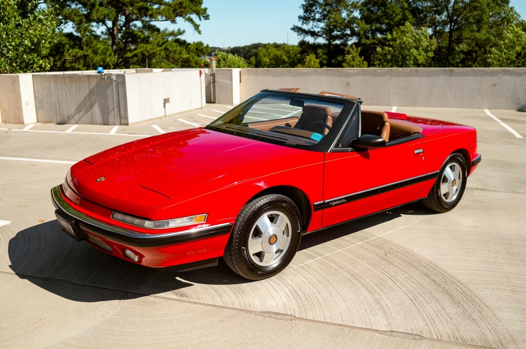 1990 Buick Reatta - Image 6 of 31