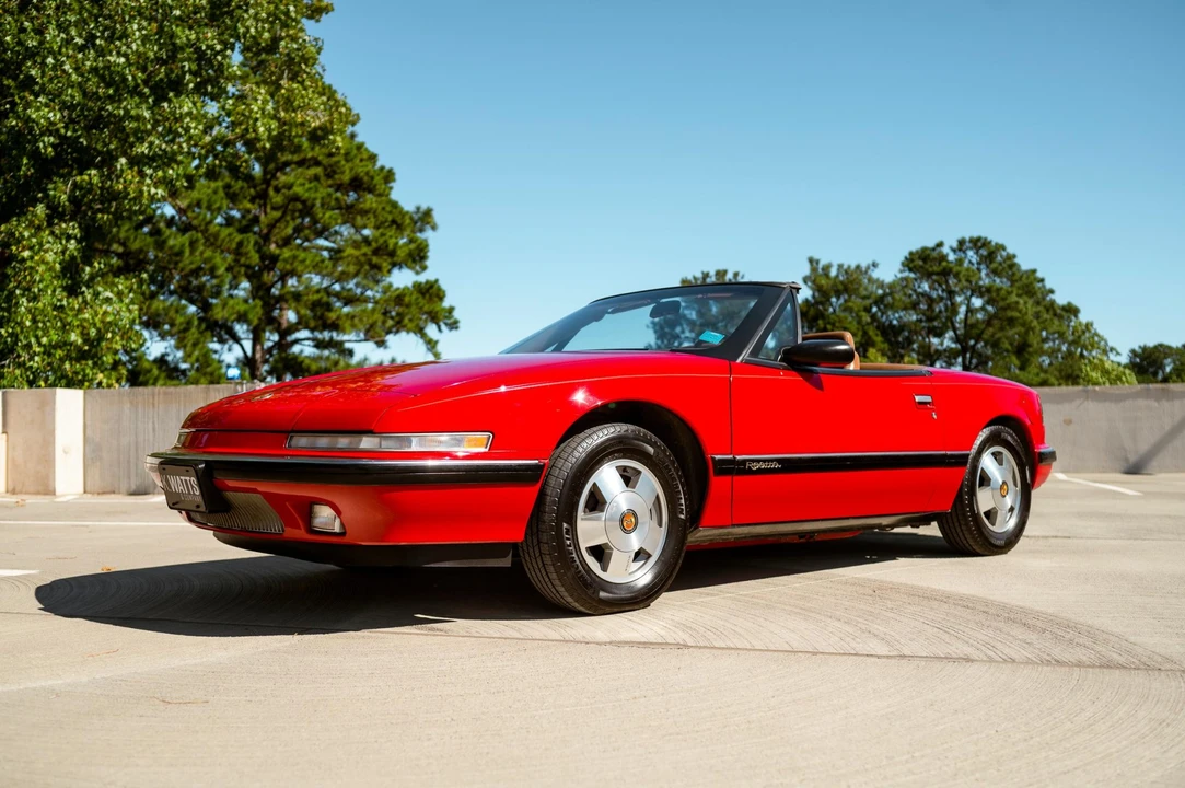 1990 Buick Reatta - Image 7 of 31