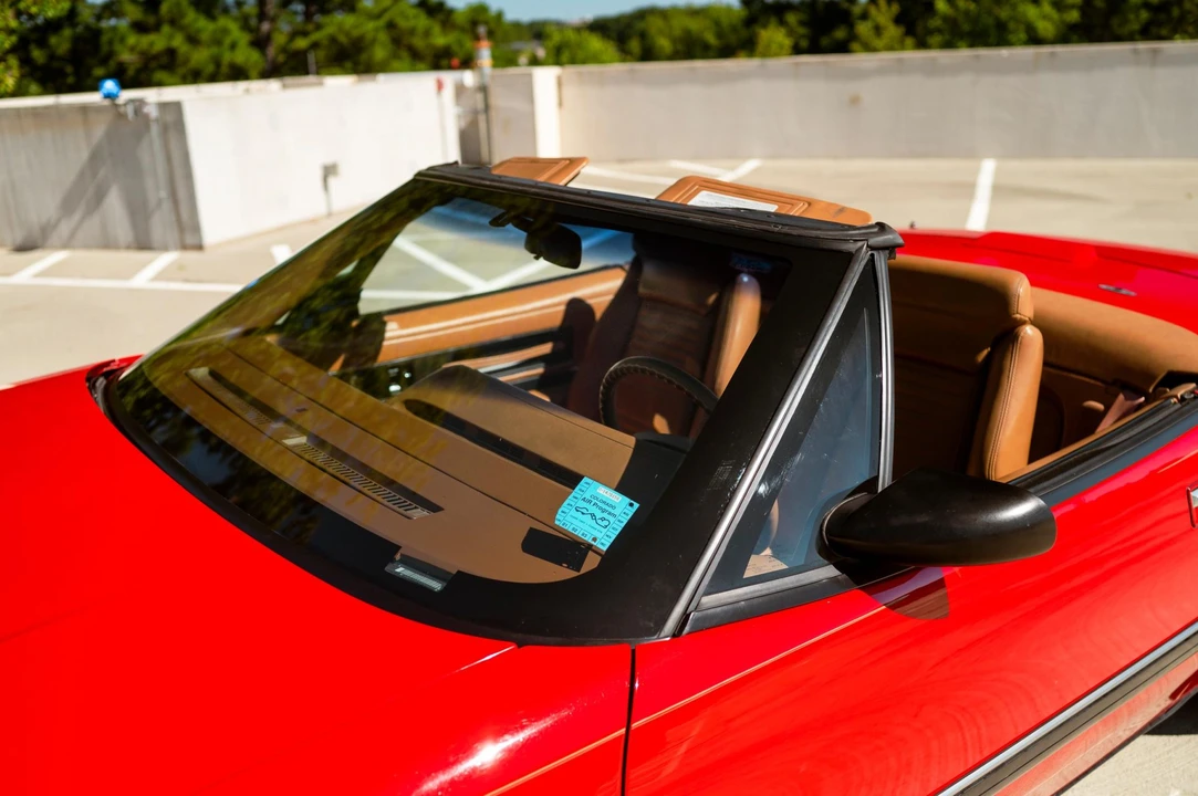 1990 Buick Reatta - Image 27 of 31
