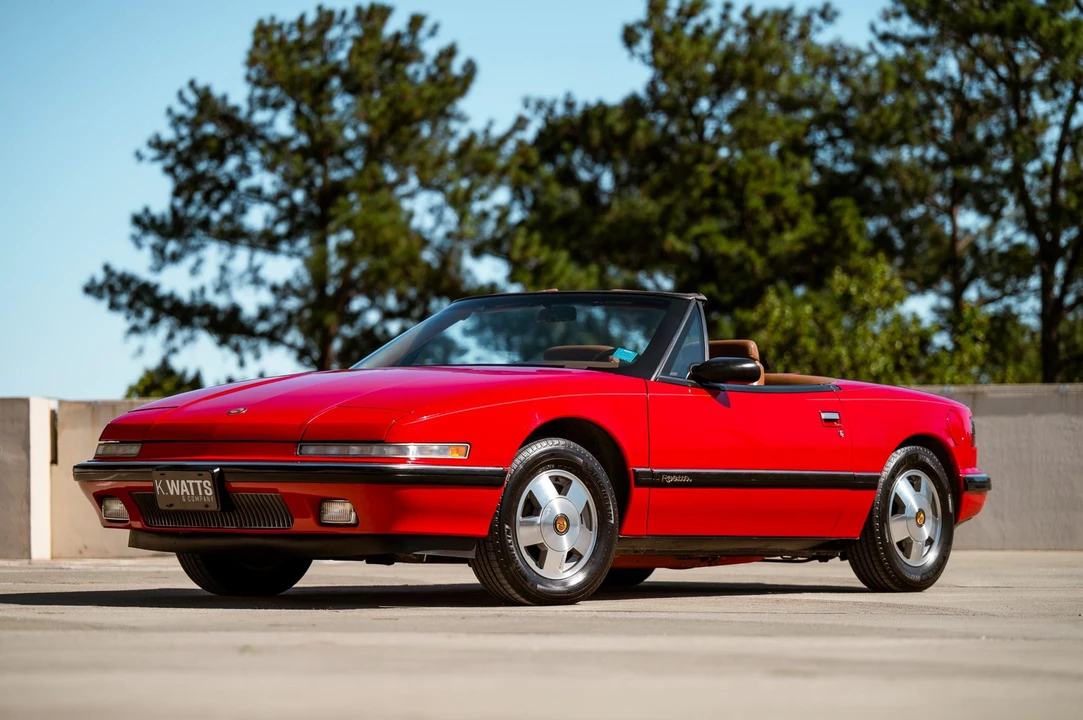 1990 Buick Reatta - Image 4 of 31