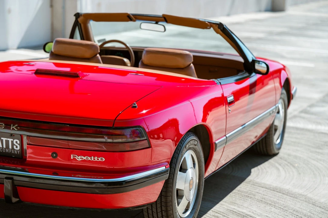 1990 Buick Reatta - Image 31 of 31