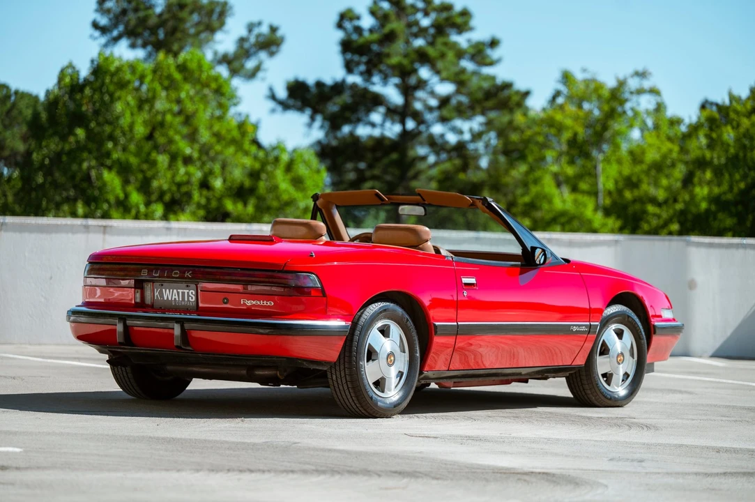 1990 Buick Reatta - Image 13 of 31