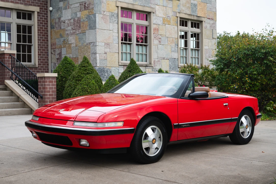 1990 Buick Reatta - Image 4 of 31