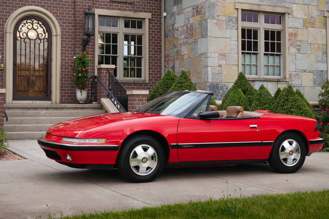 1990 Buick Reatta - Image 5 of 31