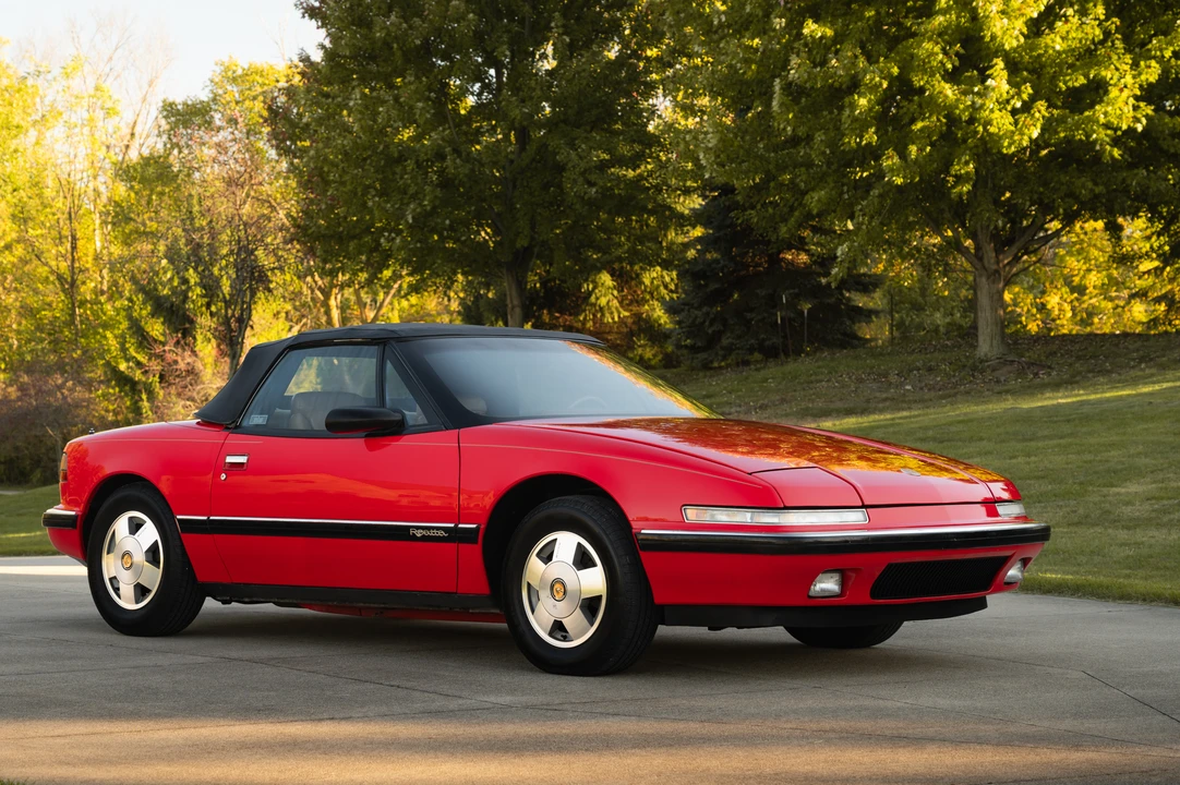 1990 Buick Reatta - Image 22 of 31