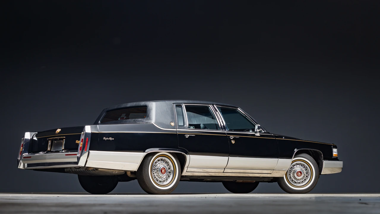 1990 Cadillac Brougham - Image 7 of 31