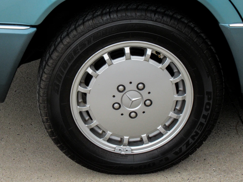 1991 Mercedes-Benz W124 E-Class - Image 25 of 31