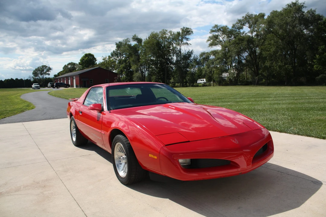 1991 Pontiac Firebird 3rd Gen - Image 8 of 31