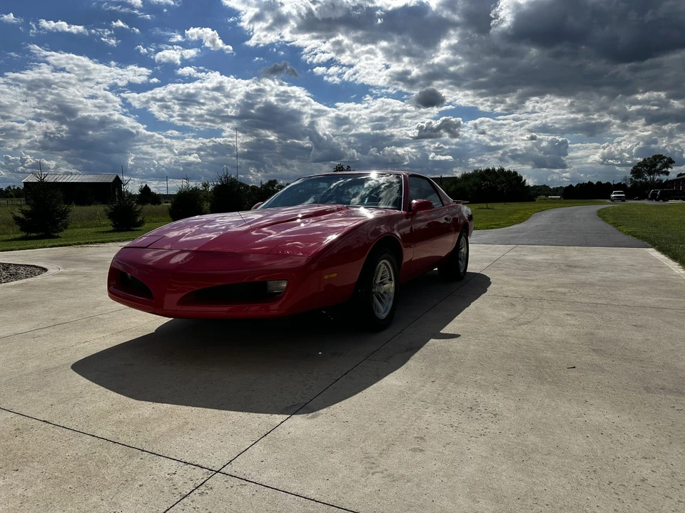 1991 Pontiac Firebird 3rd Gen - Image 4 of 31