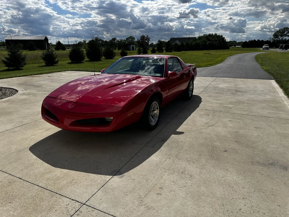 1991 Pontiac Firebird 3rd Gen - Image 3 of 31
