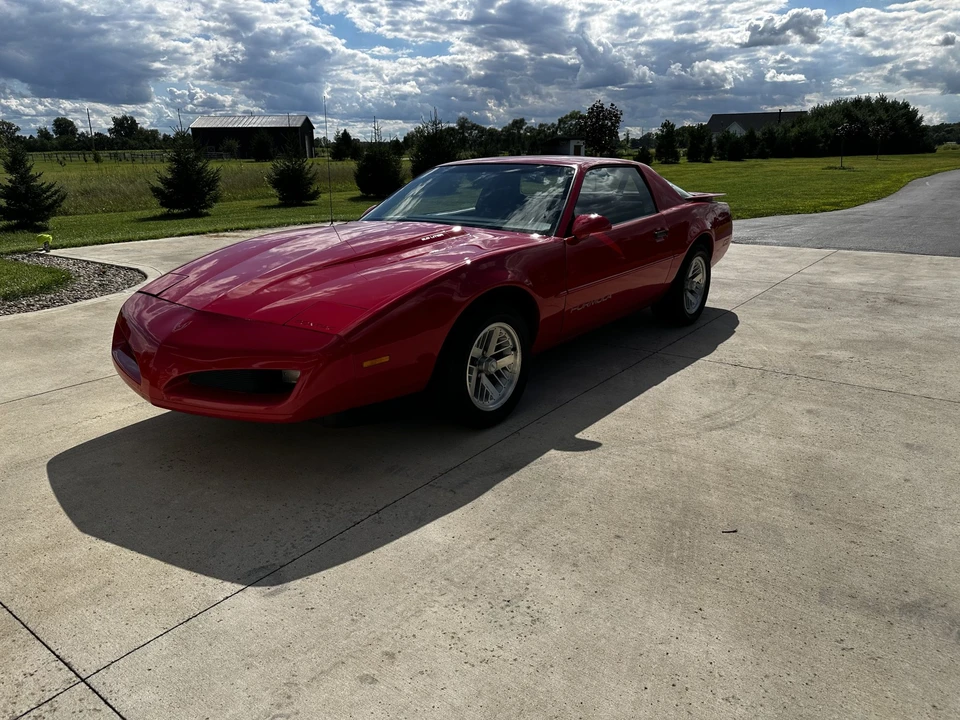 1991 Pontiac Firebird 3rd Gen - Image 2 of 31
