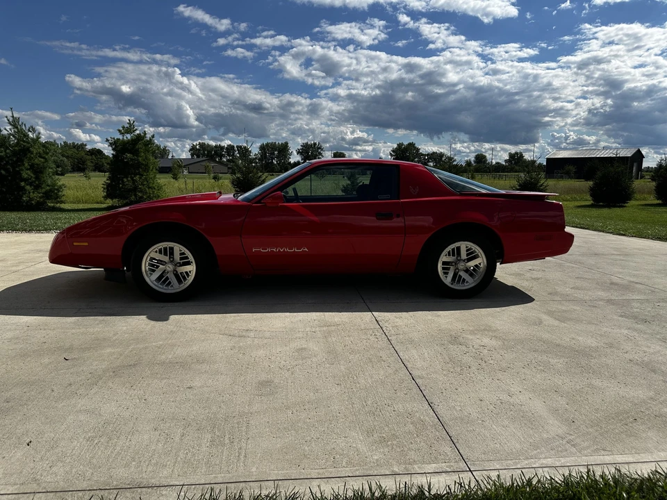 1991 Pontiac Firebird 3rd Gen - Image 16 of 31