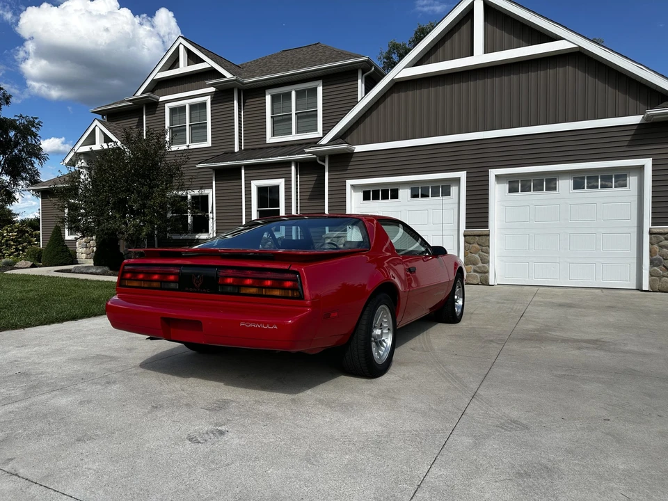 1991 Pontiac Firebird 3rd Gen - Image 12 of 31