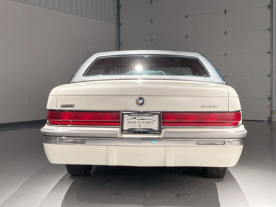 1992 Buick Roadmaster - Image 9 of 31