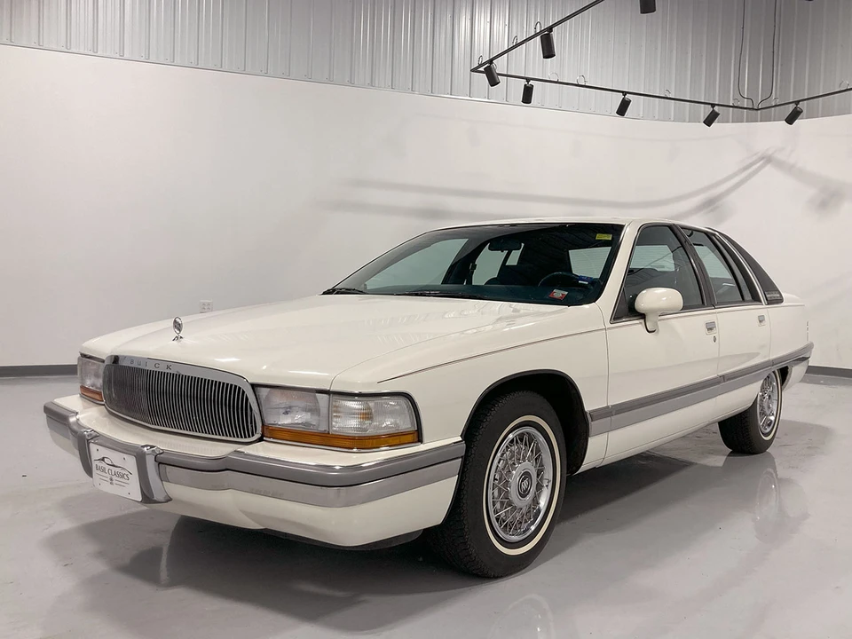 1992 Buick Roadmaster - Image 5 of 31