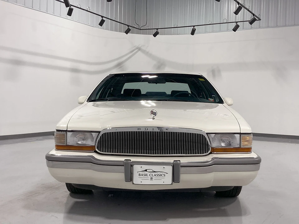 1992 Buick Roadmaster - Image 15 of 31