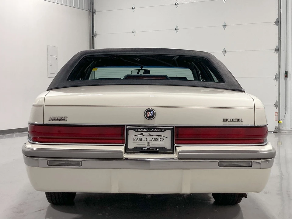 1992 Buick Roadmaster - Image 8 of 31