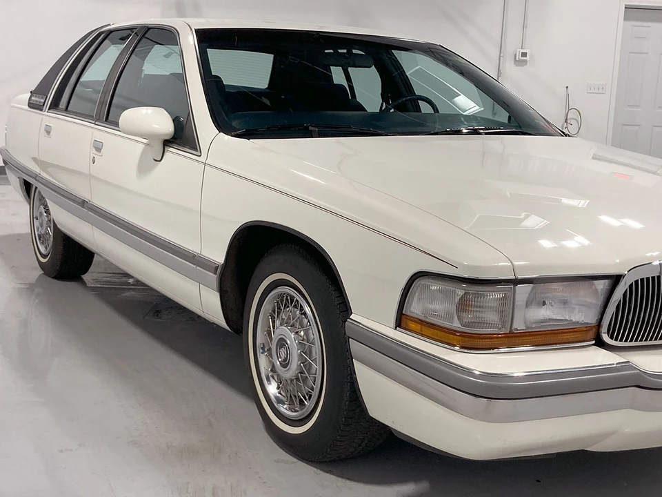 1992 Buick Roadmaster - Image 18 of 31