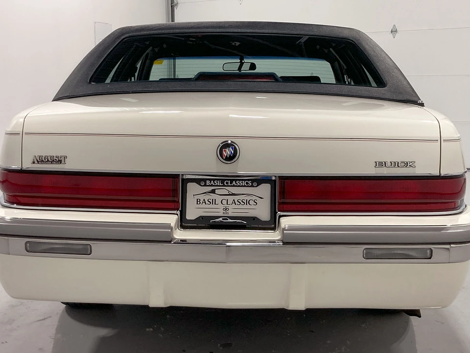 1992 Buick Roadmaster - Image 28 of 31