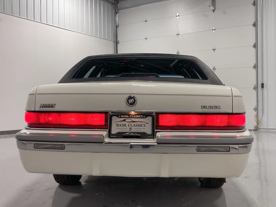 1992 Buick Roadmaster - Image 29 of 31