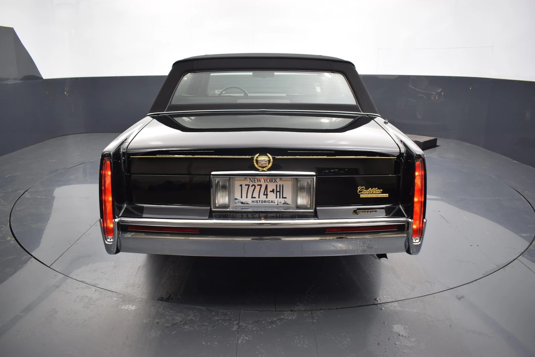 1992 Cadillac DeVille 7th Gen - Image 12 of 31