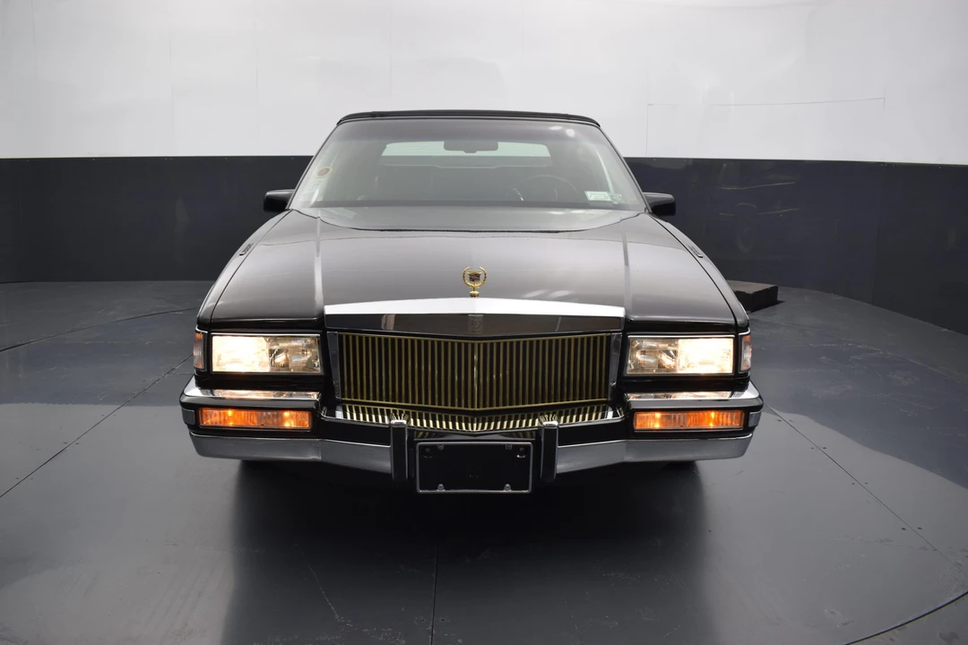 1992 Cadillac DeVille 7th Gen - Image 8 of 31