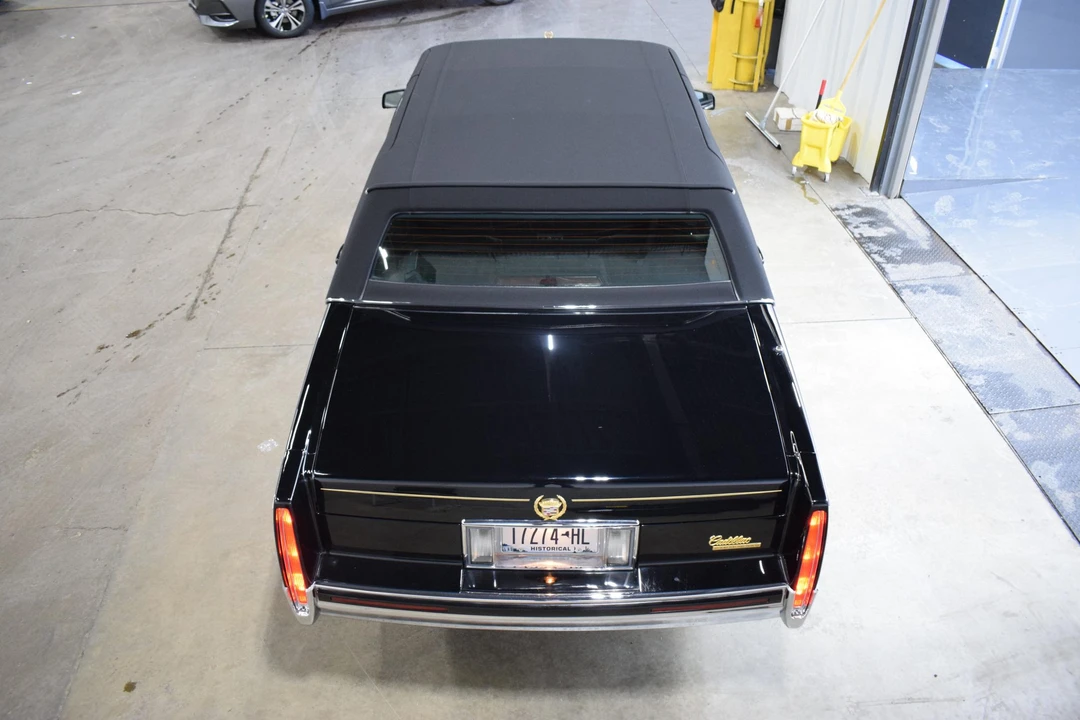 1992 Cadillac DeVille 7th Gen - Image 10 of 31