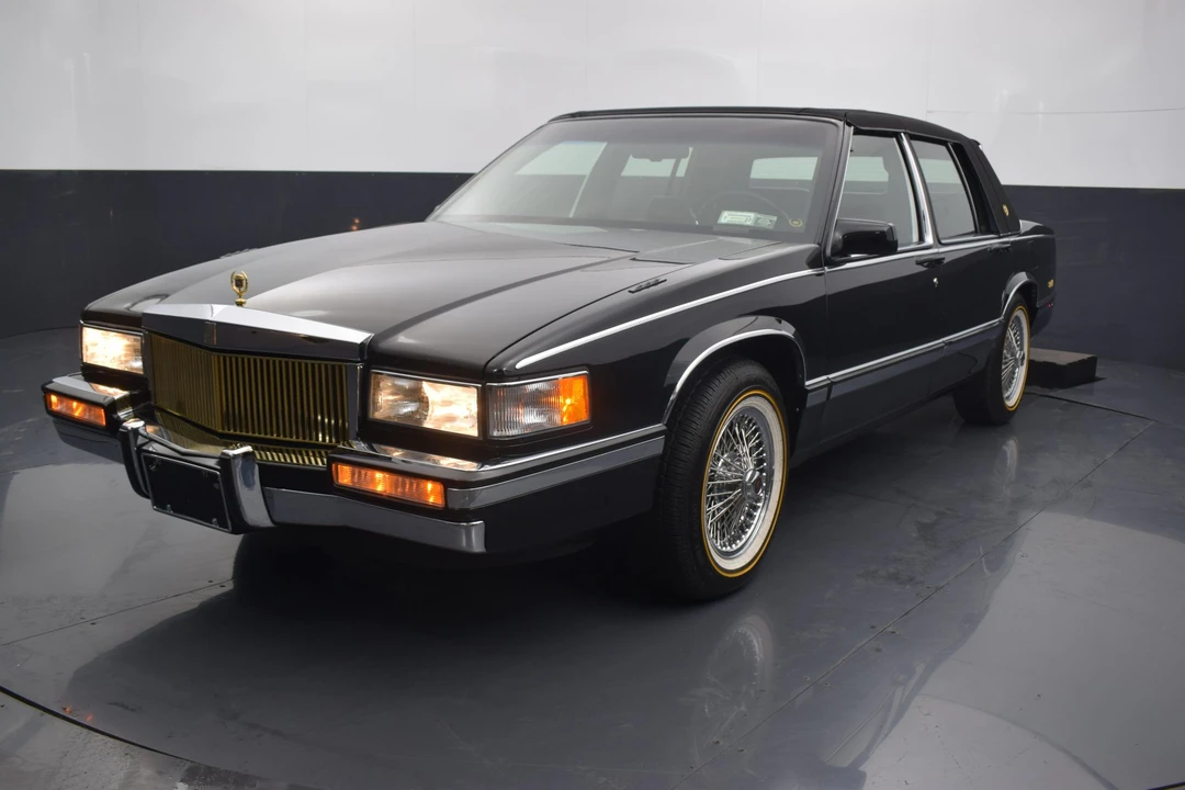 1992 Cadillac DeVille 7th Gen - Image 3 of 31