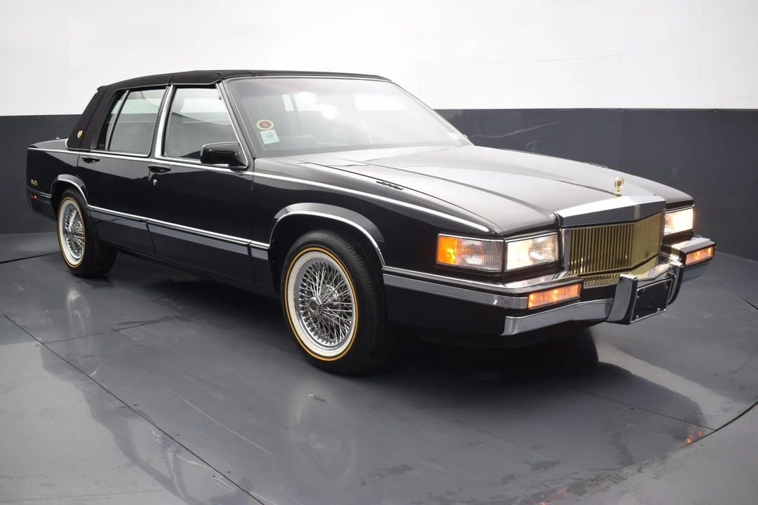 1992 Cadillac DeVille 7th Gen - Image 4 of 31