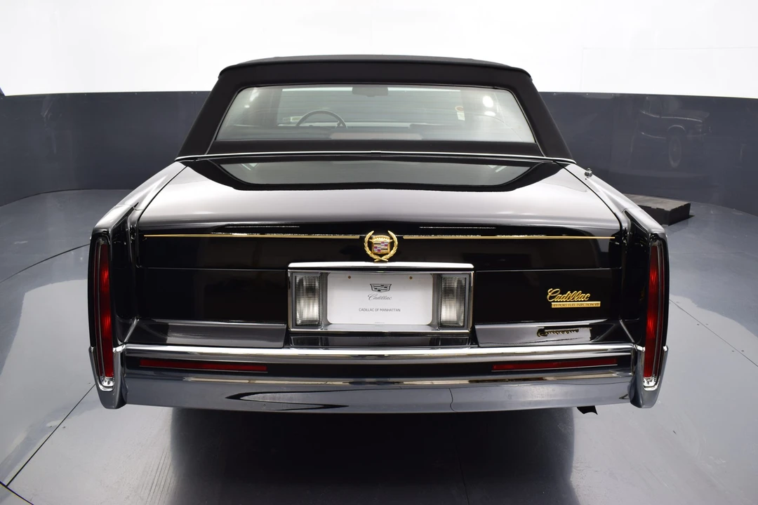 1992 Cadillac DeVille 7th Gen - Image 11 of 31