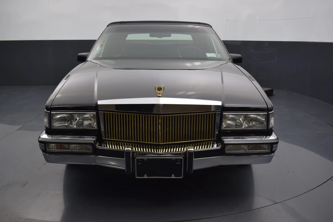 1992 Cadillac DeVille 7th Gen - Image 7 of 31