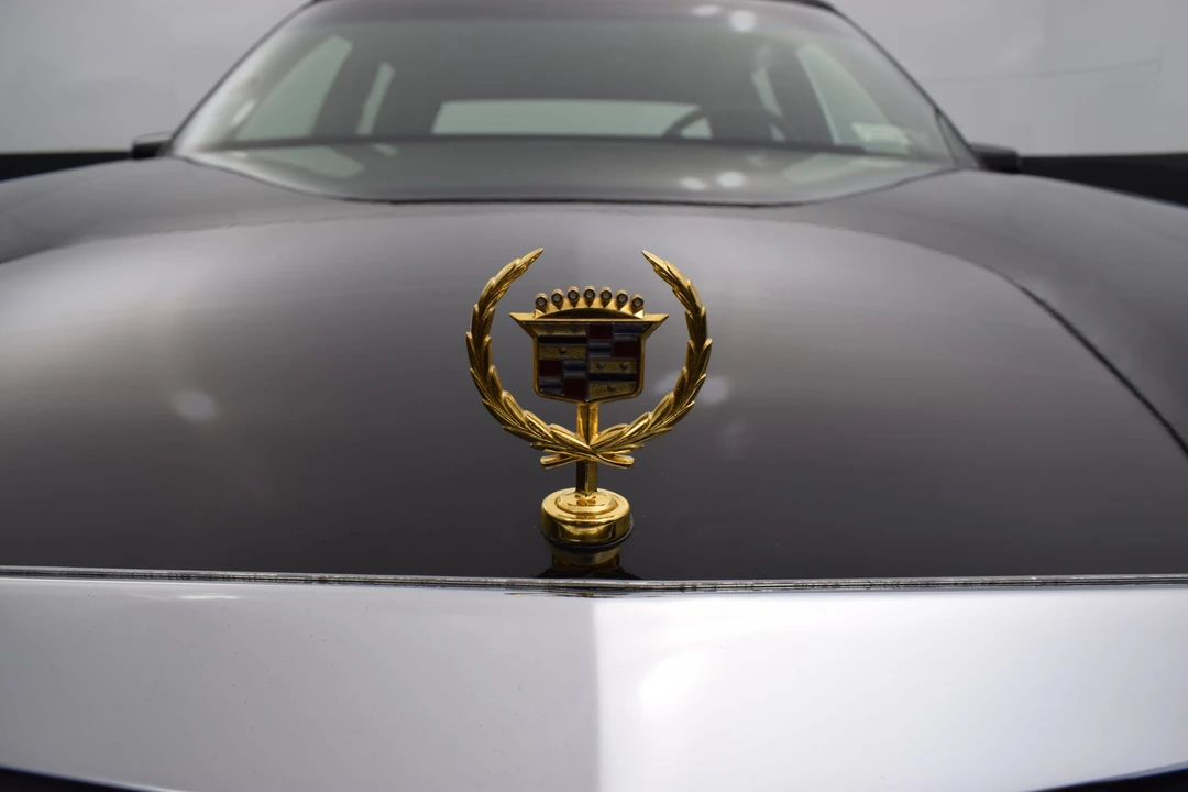 1992 Cadillac DeVille 7th Gen - Image 25 of 31