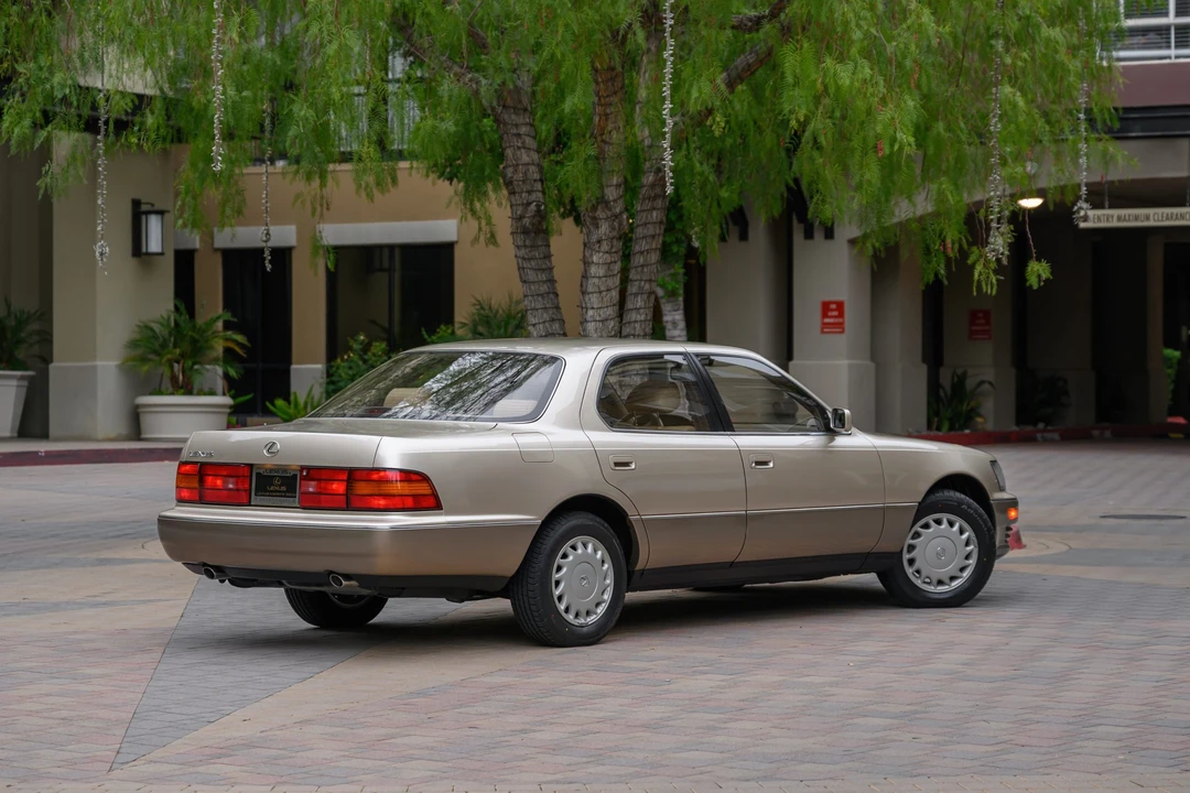 1992 Lexus LS 1st Gen - Image 13 of 31