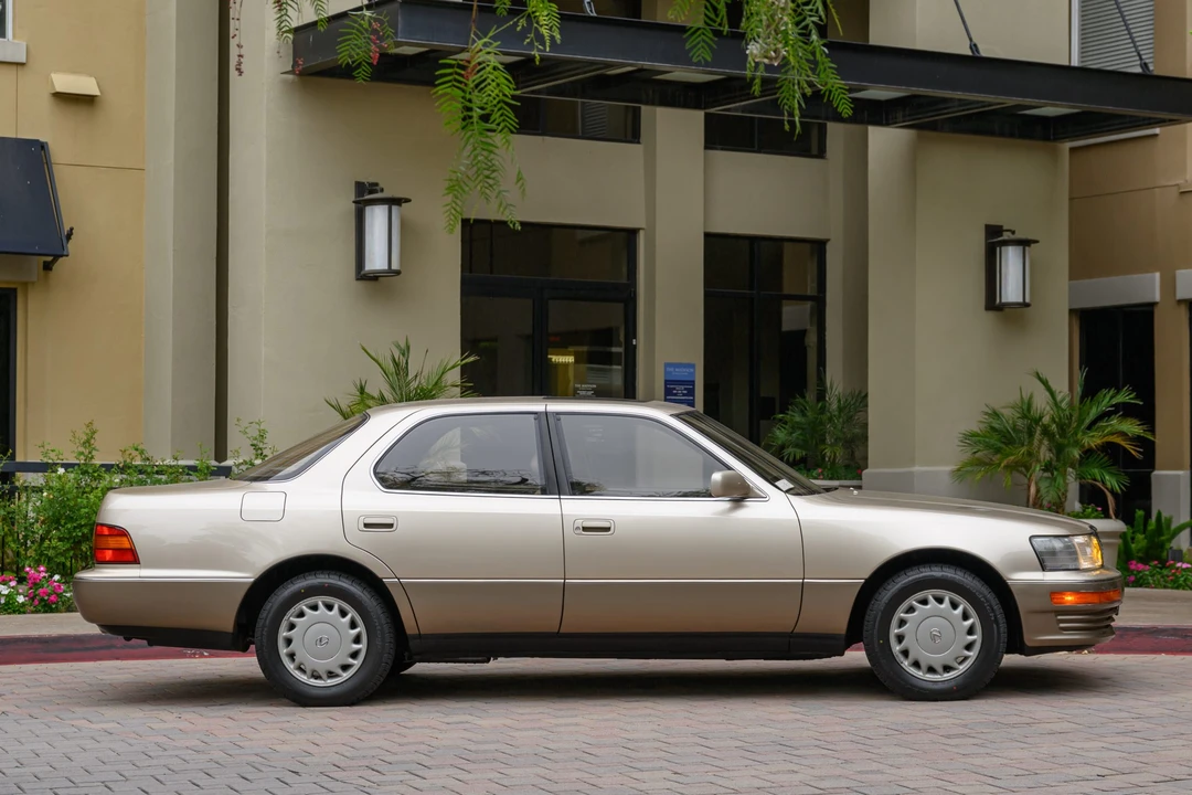 1992 Lexus LS 1st Gen - Image 11 of 31