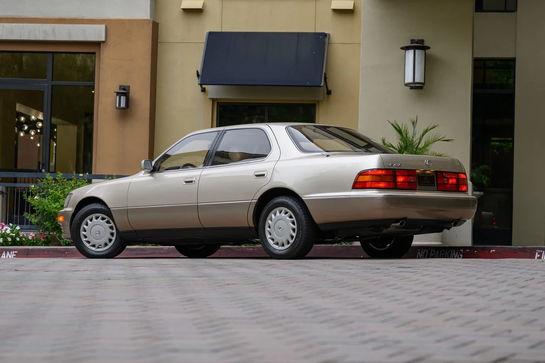 1992 Lexus LS 1st Gen - Image 17 of 31