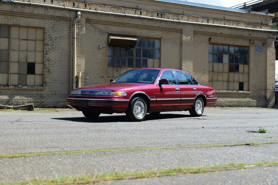 1993 Ford Crown Victoria - Image 7 of 31