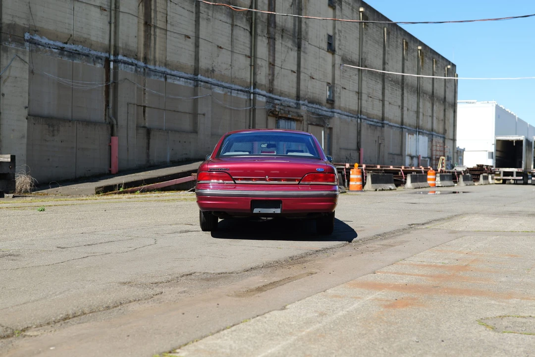 1993 Ford Crown Victoria - Image 24 of 31