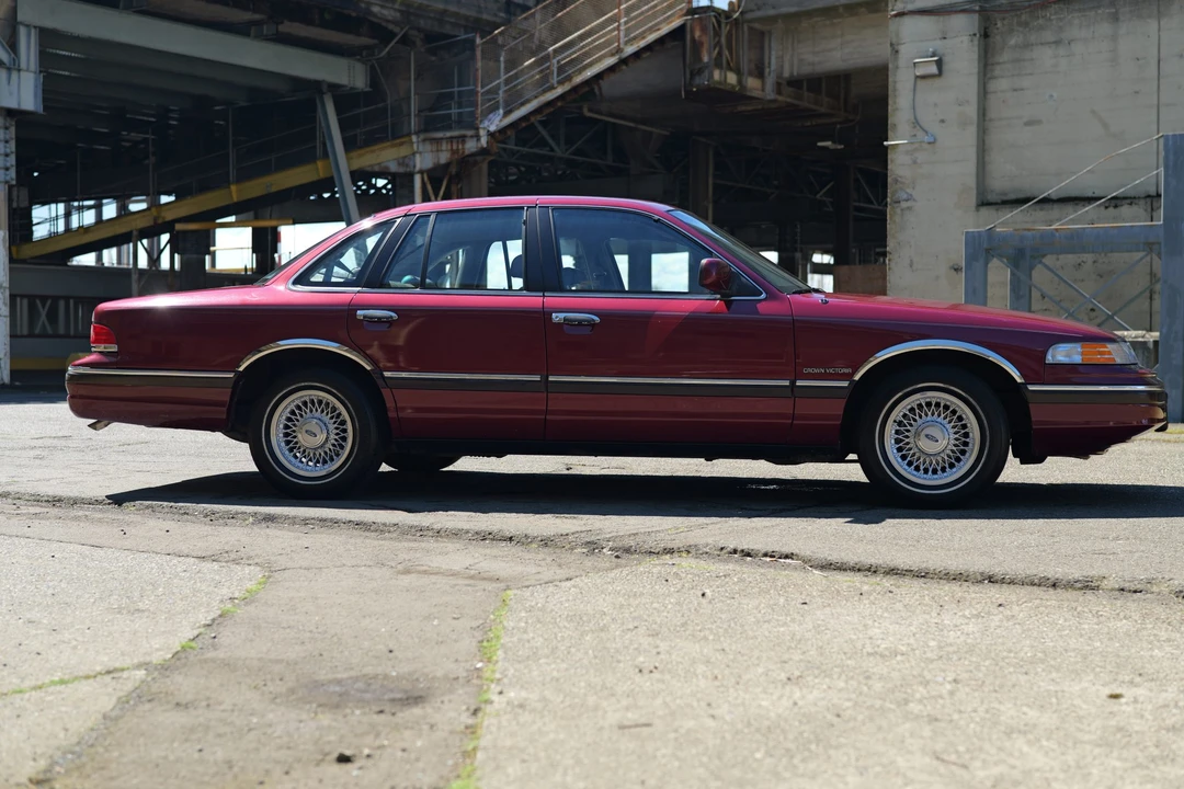 1993 Ford Crown Victoria - Image 18 of 31